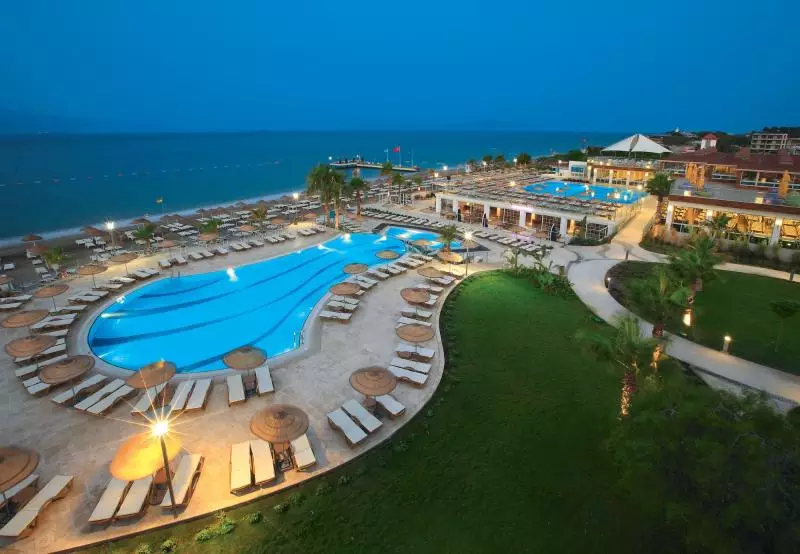 شب هتل آرمونیا تعطیلات